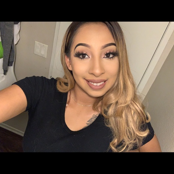 Meet your Posher, Erica - Picture 1 of 1